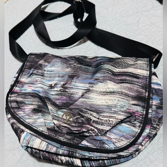 IVIVVA Lululemon Endless Play Crossbody Bag Spacey NWOT - Picture 2 of 9